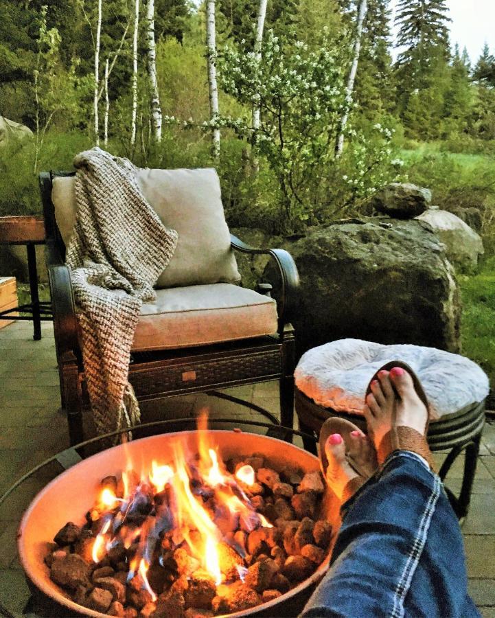 A Suite Retreat - Beyond Bed & Breakfast Sun Peaks Exteriér fotografie